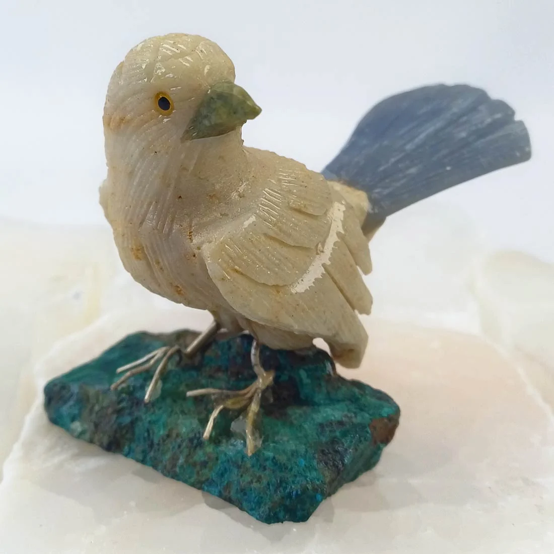 Bird-carving-in-various-menirals