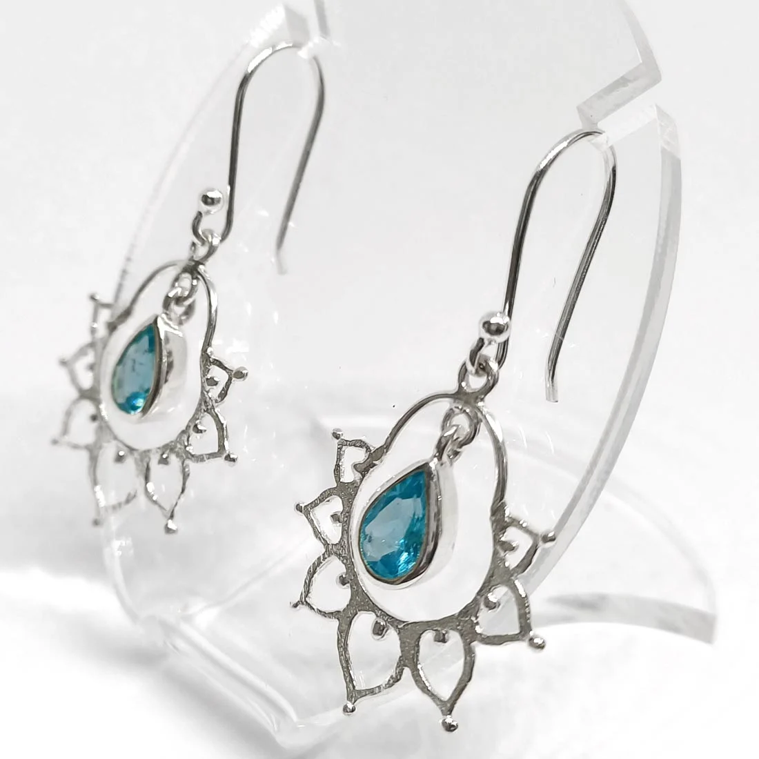 Apatite Teardrop Earrings – Lotus – 925 Sterling Silver